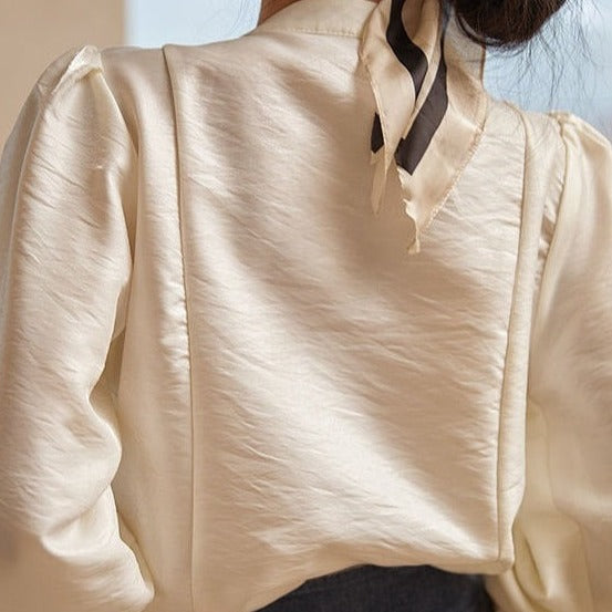 1742824324915662848 New French Style Retro Design Niche Bubble Sleeve Elegant Top