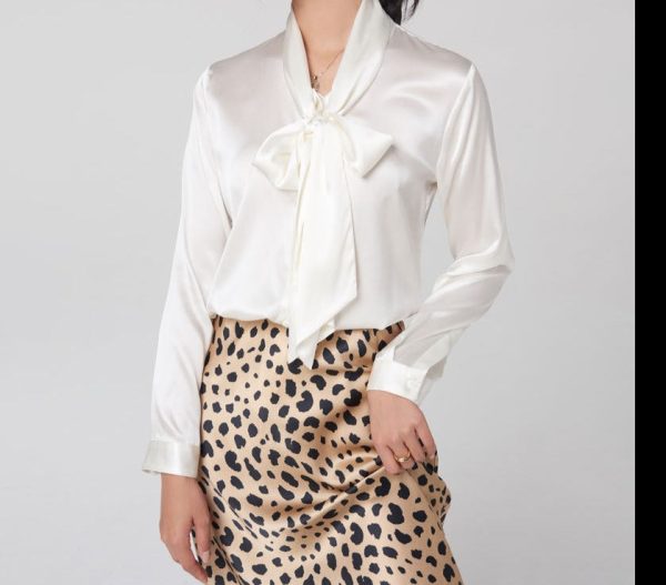 f5a9f6fa-674b-445e-a162-20bf6358b4b4 Mulberry Silk Bottoming V-neck Bow Large Ribbon Women's Shirt