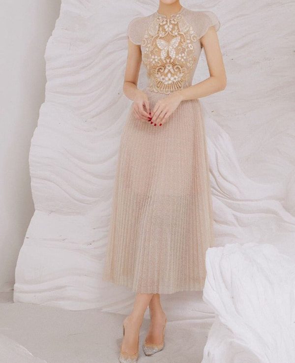 b61df0d0-349e-4c0e-82d7-b8165f4635b8 Design Pleated Summer New Water Soluble Lace Dress